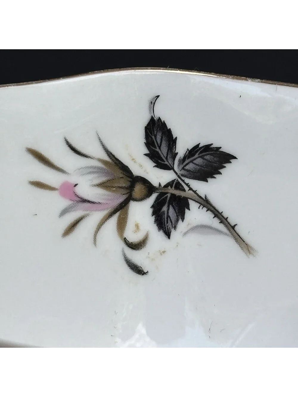 Royal Albert Queen's Messenger Tea Cup Pink Roses, Bone China Made In England